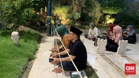Usai Ziarah Sunan Ampel, Cak Imin Doakan Anies Lancar di Debat Capres