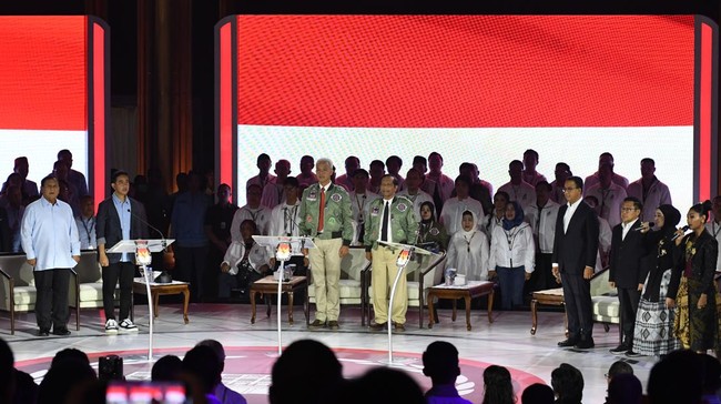 Dari tujuh hasil survei terbaru, Prabowo-Gibran selalu menempati urutan pertama, sementara AMIN dan Ganjar-Mahfud bersaing di posisi 2 dan 3.