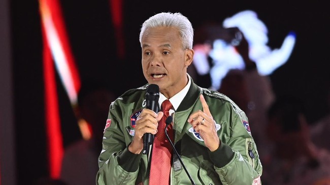 Ganjar Pranowo mengingatkan para pendukungnya untuk menjaga kata-kata saat berkomunikasi di tengah masyarakat.