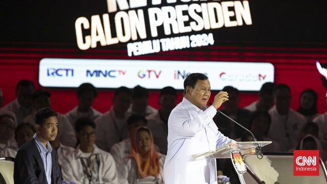 Calon presiden nomor urut 02 Prabowo Subianto menyebut Anies Baswedan sebagai profesor yang tidak mengerti pertahanan saat debat ketiga Pilpres 2024.