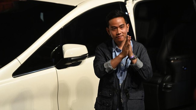 Bawaslu Maluku menyatakan setidaknya ada sekitar 30 kepala desa yang hadir dalam agenda safari politik Gibran di sebuah hotel di Ambon.
