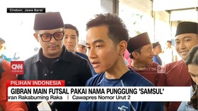VIDEO: Gibran Main Futsal Pakai Nma Punggung 