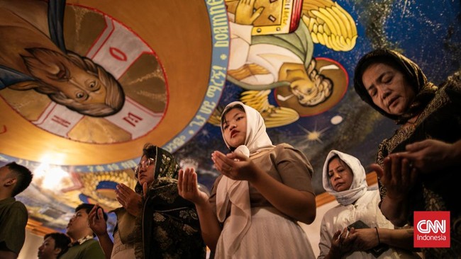 FOTO: Damai Ibadah Natal di Gereja Ortodoks St Thomas Jakarta