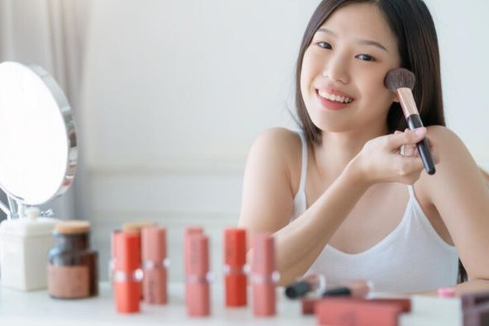5 Tren Makeup yang Akan Viral di Tahun 2024