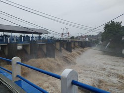 Bendungan Katulampa Siaga 3, Warga Bantaran Ciliwung Diimbau Waspada Banjir