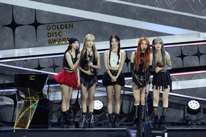 LE SSERAFIM di Golden Disc Awards ke-38 di Jakarta, Indonesia