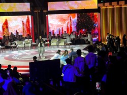 Grace Unggah Video Suporter Jaket Hijau Acungkan 3 Jari saat Prabowo Debat