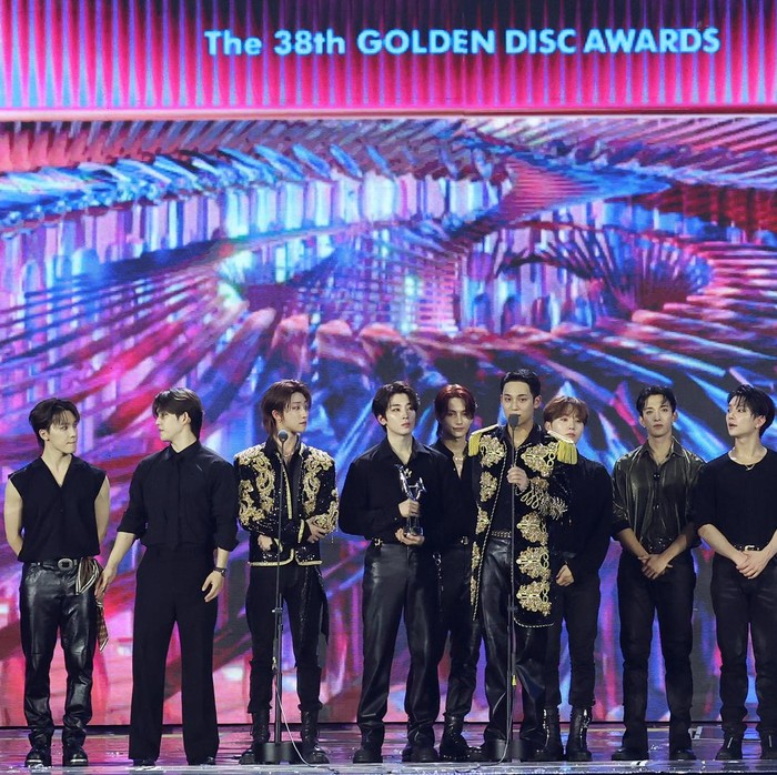 SEVENTEEN di Golden Disc Awards ke-38 di Jakarta, Indonesia