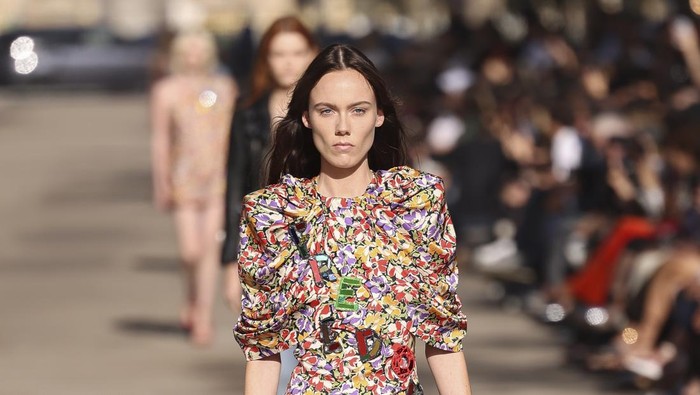 Semua yang Perlu Kamu Tahu dari Paris Haute Couture Week 2024, Han So Hee Hadir?