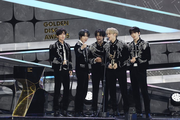 TXT di Golden Disc Awards ke-38 Jakarta, Indonesia