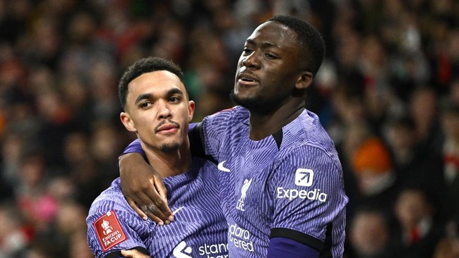 Pelatih Liverpool Arne Slot mengatakan Ibrahima Konate dan Conor Bradley mengalami cedera saat menang 2-0 atas Real Madrid pada matchday kelima Liga Champions.