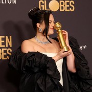 Momen Viral Golden Globes 2024, Taylor Swift Lagi Gosip hingga Timothee dan Kylie PDA