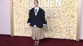 FOTO: Busana Terburuk di Karpet Merah Golden Globe 2024