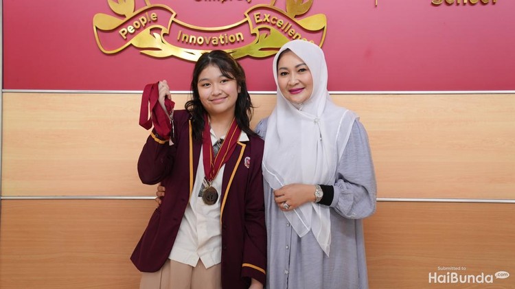 Juara Cilik Aisha Kintan, Juara Menulis Essai di Amerika