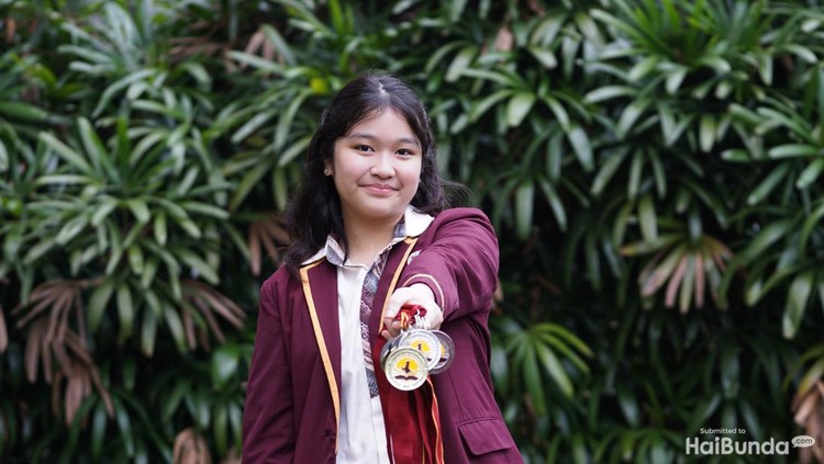 Juara Cilik episode Aisha Kintan Juara Menulis Essai di Amerika Serikat