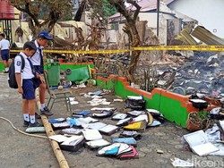 11 Ruangan SMPN 1 Rantepao Torut Terbakar Diduga karena Korsleting Listrik
