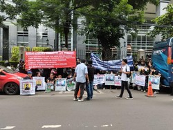Korban WanaArtha Life Demo di PN Jakpus: Kembalikan Hak Kami!