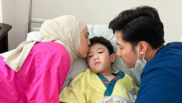 ANAK PERTAMA NYCTA GINA JALANI OPERASI