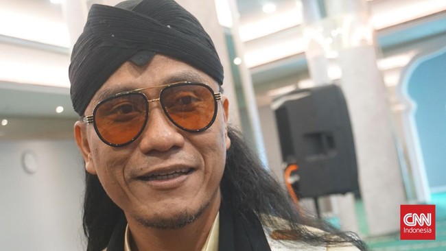 Gus Miftah membantah melakukan politik uang seperti yang dituduhkan kepadanya buntut viral video dirinya bagi-bagi duit di Pamekasan, Jawa Timur.