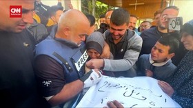 VIDEO: Serangan Rudal Israel Bunuh 2 Jurnalis di Gaza