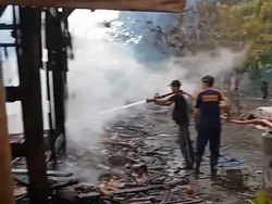 Rumah Warga di Pamongan Demak Nyaris Terbakar Habis, Kerugian Rp 200 Juta