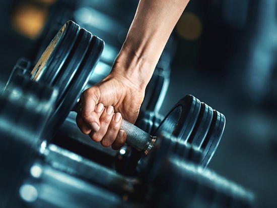 Apakah Lever Belt Beneran Bikin Squat dan Deadlift Lebih Aman?