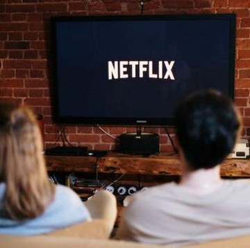 Tahun Baru Semakin Meriah, Yuk Tonton Rekomendasi Series dan Film Netflix Vibe Akhir Tahun