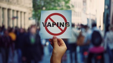 DAMPAK ROKOK ELEKTRONIK BAGI PENGGUNA AKTIF DAN PASIF