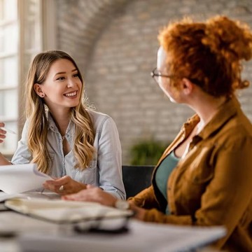 3 Pertanyaan Terbaik untuk Mencairkan Suasana Canggung, Menurut Para Ahli