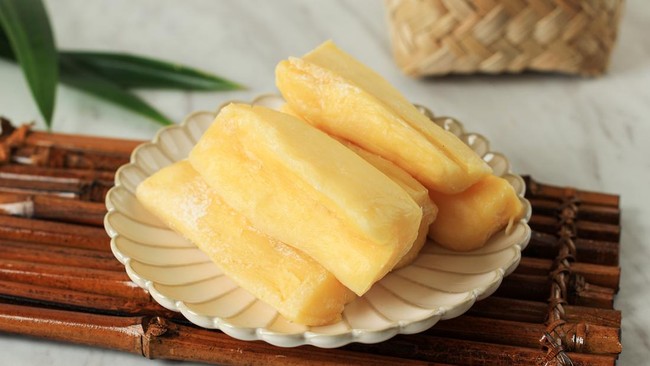 Tape Singkong or Peuywum, Indonesian Fermented Cassava with Natural Process