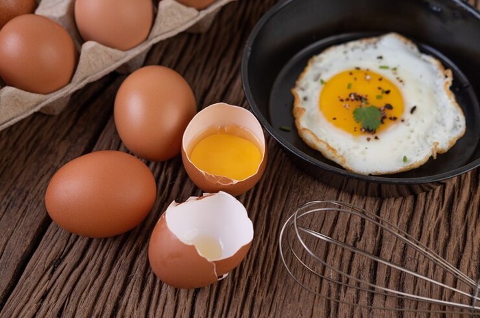 4 Cara Mudah Bedakan Telur Segar dan Telur Busuk