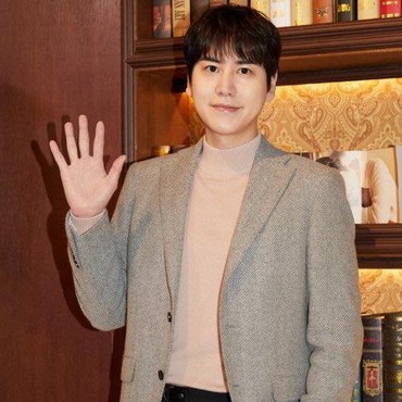 Lirik Lagu The Story Behind - Kyuhyun Super Junior