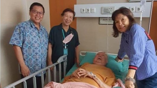Dokter Lo Siaw Ging yang selama ini dikenal dermawan meninggal dunia di usia 89 tahun. Mengembuskan napas terakhir di RS Kasih Ibu, Solo.
