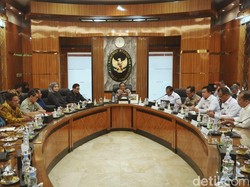 Sorotan Jimly hingga Yusril Usai Muncul Ide Pemakzulan Jokowi