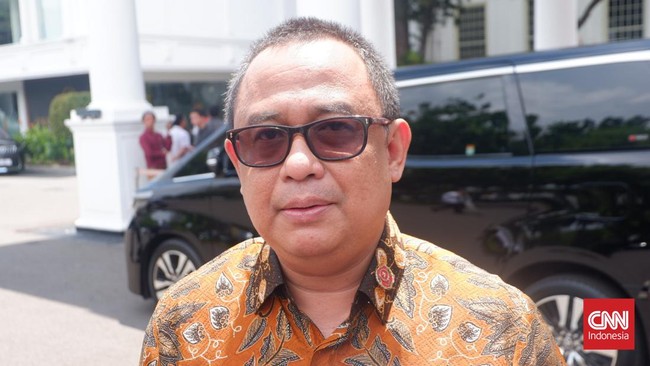 Koordinator Staf Khusus Presiden Ari Dwipayana menyebut nama-nama calon personil pansel capim dan Dewas KPK tetap terus digodok.