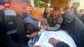 VIDEO: Israel Serang 2 Jurnalis di Gaza, Putra Kabiro Al Jazeera Tewas