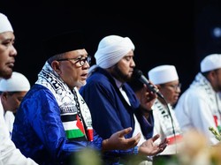 Sholawatan di Magelang, Zulhas & Habib Syech Doakan Palestina-Pemilu Damai