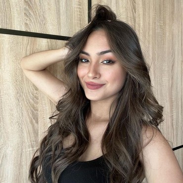 7 Pesona Caitlin Halderman Aktris Berdarah Belanda Gantikan Vanesha Prescilla Jadi Milea