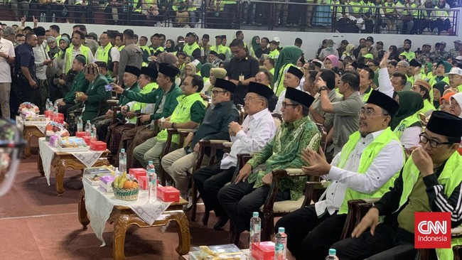 Eks Wapres JK hadir bersama dengan Ketua Dewan Pakar Timnas AMIN Hamdan Zoelva dan Assistant Coach Timnas AMIN Jazilul Fawaid.