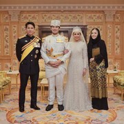 Serasi, Intip Potret Lawas Pangeran Mateen & Anisha Rosnah saat Kondangan Berdua