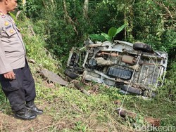 Horornya Tabrakan Kereta Vs Mobil Pikap Bermuatan LPG di Ciamis