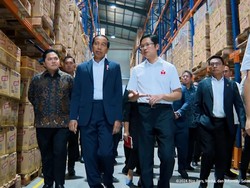Momen Jokowi Tinjau Pabrik Kopiko di Filipina