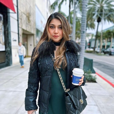 Sarah Azhari Akui Tak Tinggal bareng Suami, Alasannya...