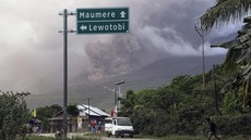 Gunung Lewotobi Laki-laki Tiga Kali Erupsi Pagi Ini