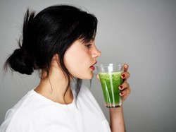 Catat! 5 Minuman Pencegah Kenaikan Berat Badan Usai Makan Banyak