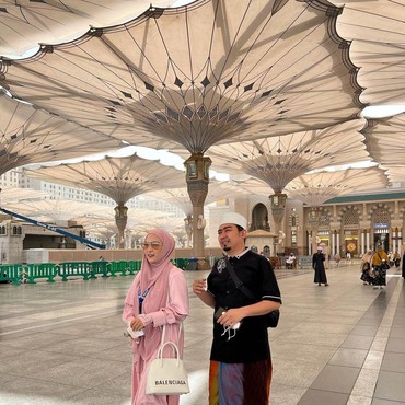 Wajah April Jasmine Disorot Saat Ustaz Solmed Bahas Kekayaan, Disebut Ketakutan