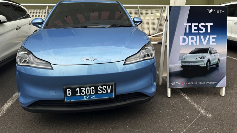 Perusahaan distributor mobil listrik PT Neta Auto Indonesia (NETA) menggelar customer test drive bertajuk '