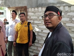 Pulang Dinas Luar Kota, Bupati Fauzi Langsung Temui Korban Angin Kencang