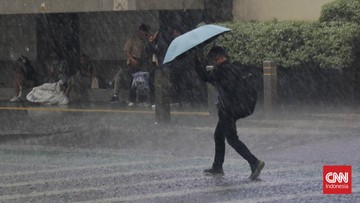 Hujan Lebat Masih Bakal Guyur RI di Masa Pancaroba, Ini Dalangnya