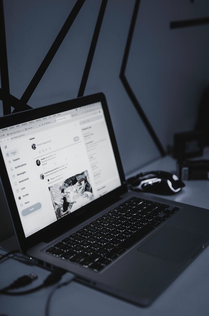 Ilustrasi admin media sosial / Foto: Pexels.com / Isabella Mendes